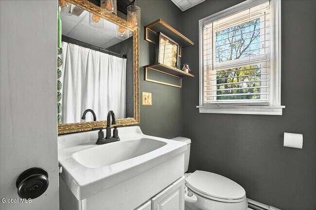 Building Photo - 4 Willey St