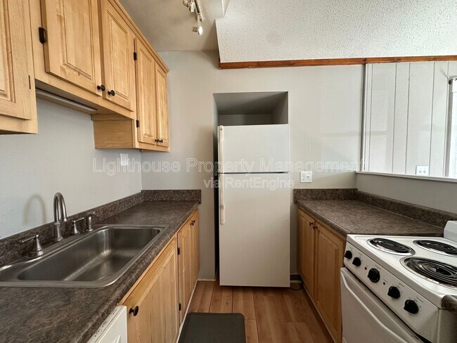 Building Photo - 45 Leitch Dr