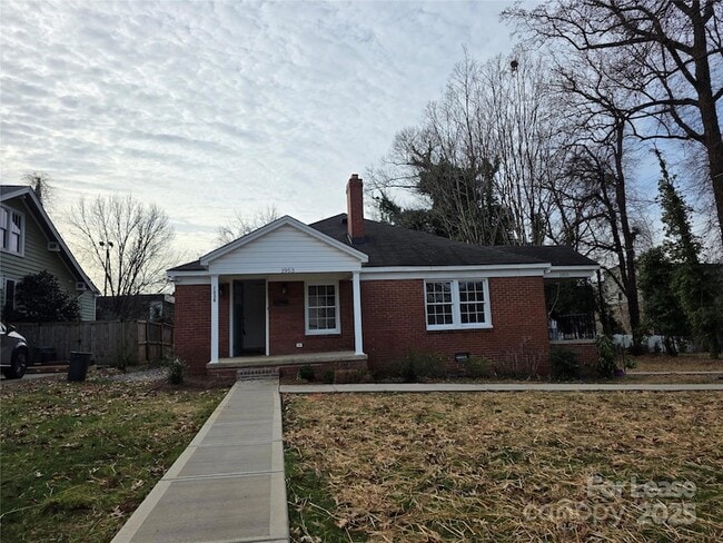 Building Photo - 1953 Woodcrest Ave