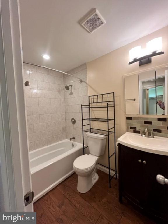 Building Photo - 3840 Steppes Ct