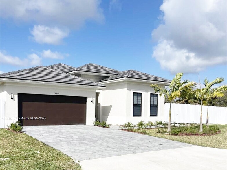 Primary Photo - 32208 SW 194th Ct