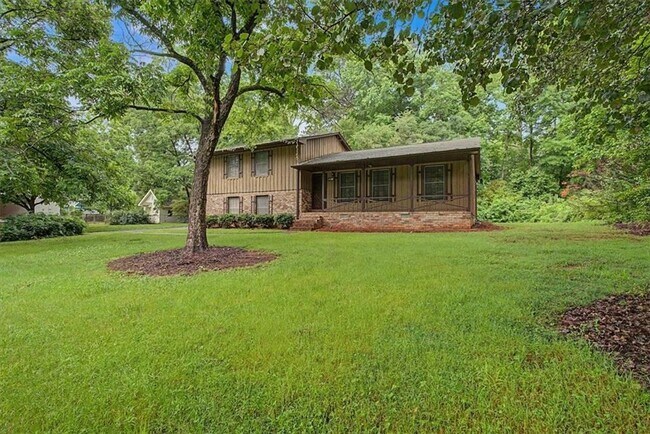 Building Photo - 2985 Fredrick Dr