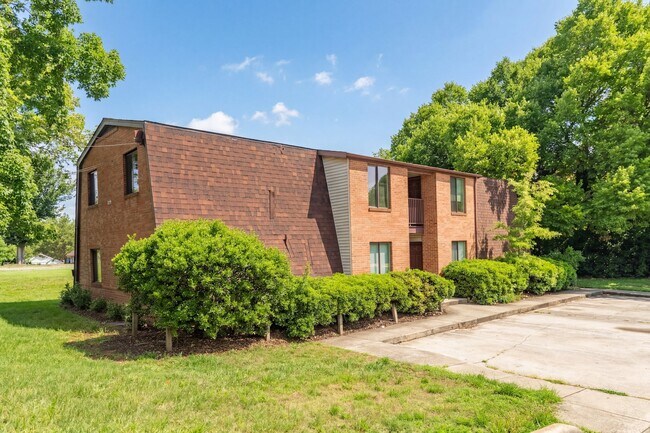 Building Photo - 511 Poplar St