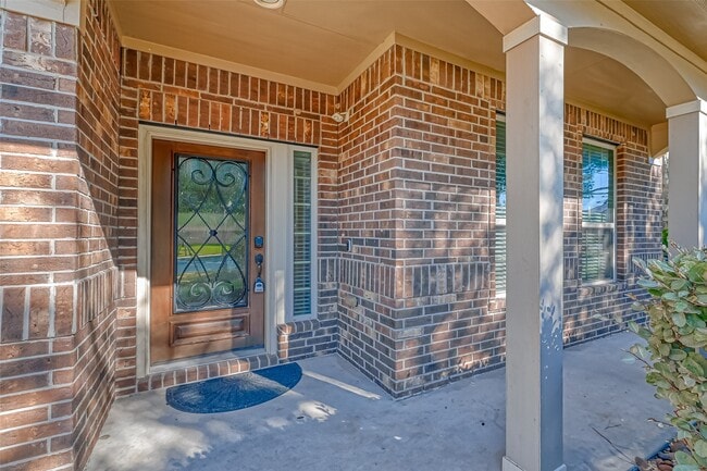 Building Photo - 17243 Lowell Lake Ln