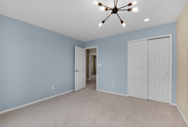 Building Photo - 2420 Regal View Ct