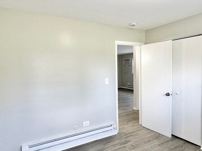 Building Photo - 9709 W Lorraine Dr