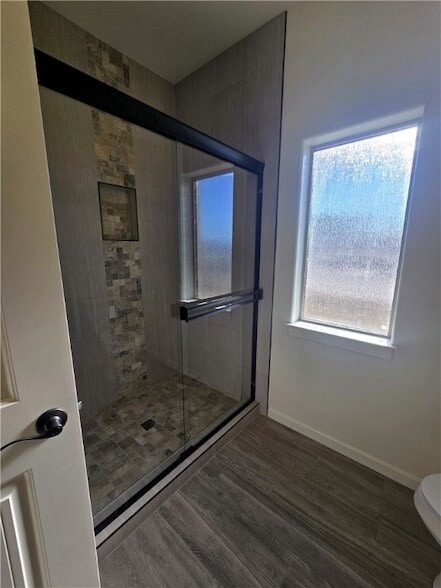 Building Photo - 2561 N Ridge Ave