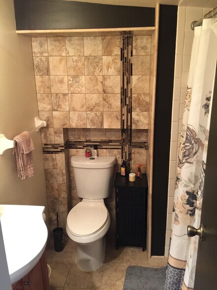 Building Photo - 376 Madison Ave