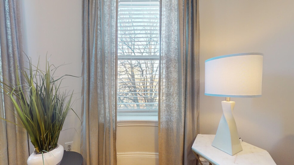 Building Photo - 631 Washington St