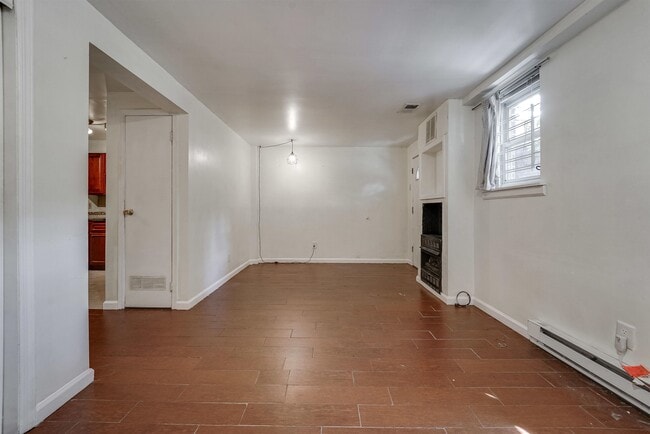 Building Photo - 354 1st St