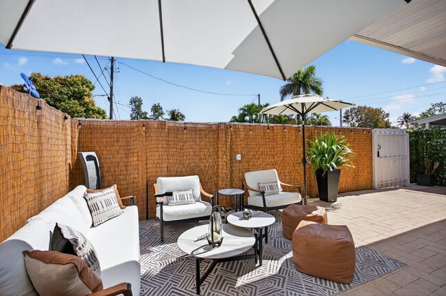 Building Photo - 1501 NE 7th Ave