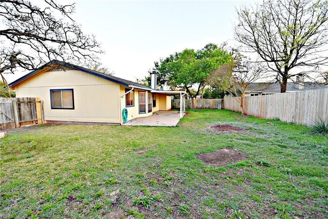 Building Photo - 805 Lone Tree Ct