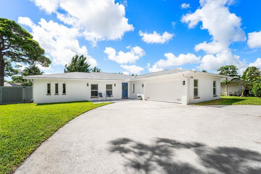 Building Photo - 4238 Magnolia St