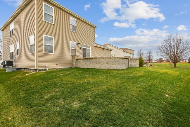 Building Photo - 1876 Bluestem Cir