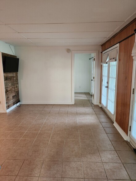 Building Photo - 1308 E Washington Ave
