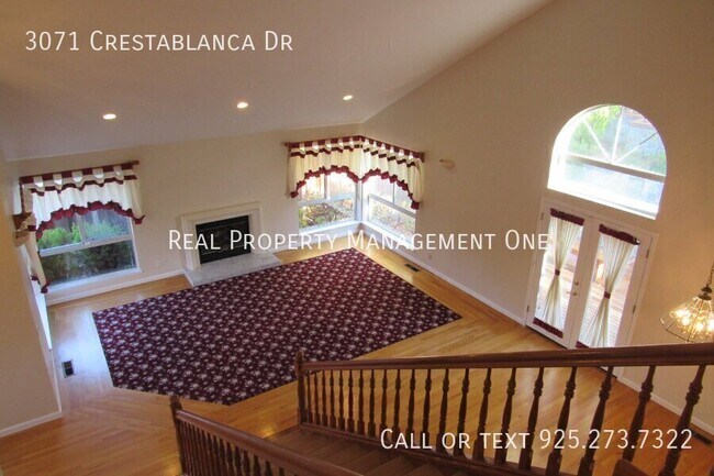 Building Photo - 3071 Crestablanca Dr