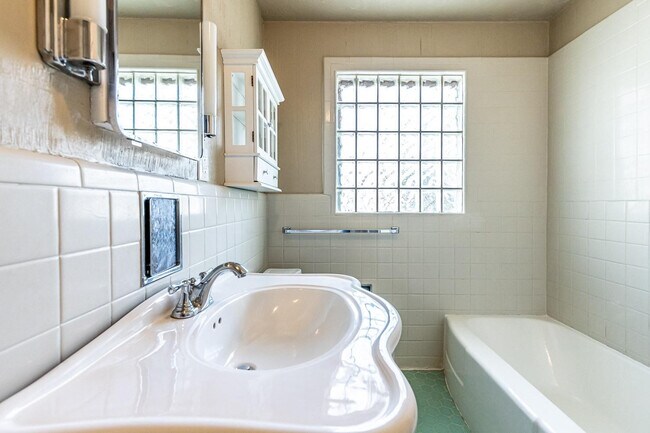 Building Photo - 3708 27th St