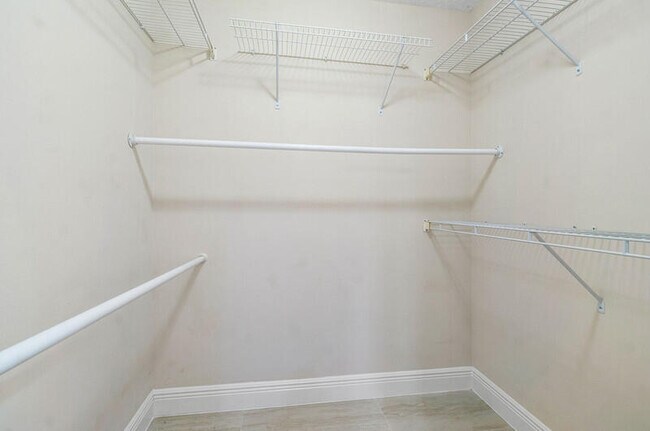 Building Photo - 188 Moccasin Trail N