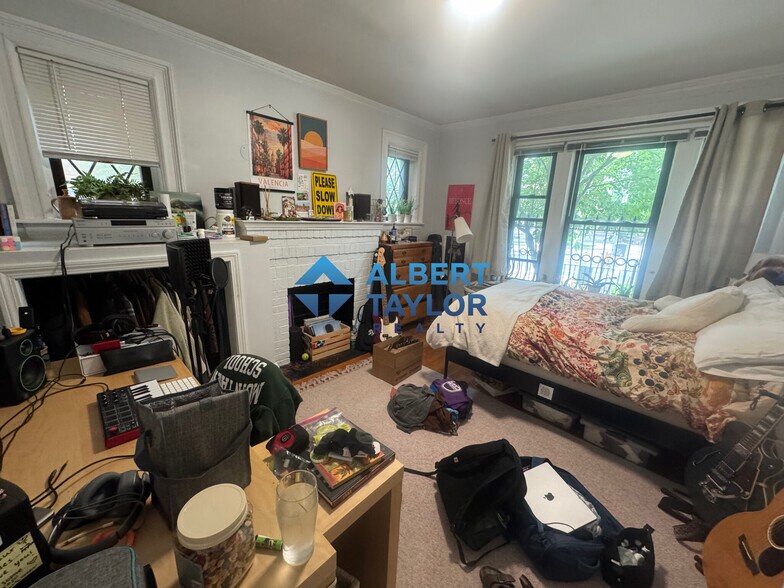 Primary Photo - 440 Park Dr