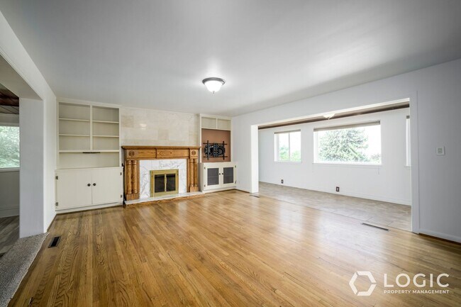 Building Photo - 4220 S Fortuna Way
