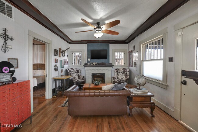 Building Photo - 2901 Grant Ave