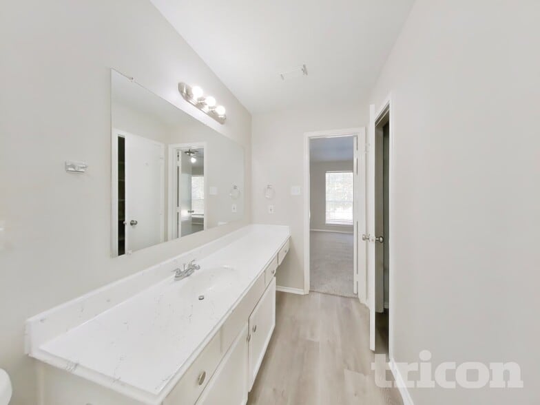 Building Photo - 3703 Bent Springs Ln