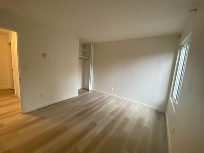 Building Photo - Beautiful Downstairs Two Bedroom Two bath Condo available now!!!!  Located in the Casa Del Partri...