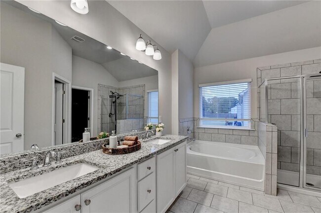 Building Photo - 461 Paxton LN