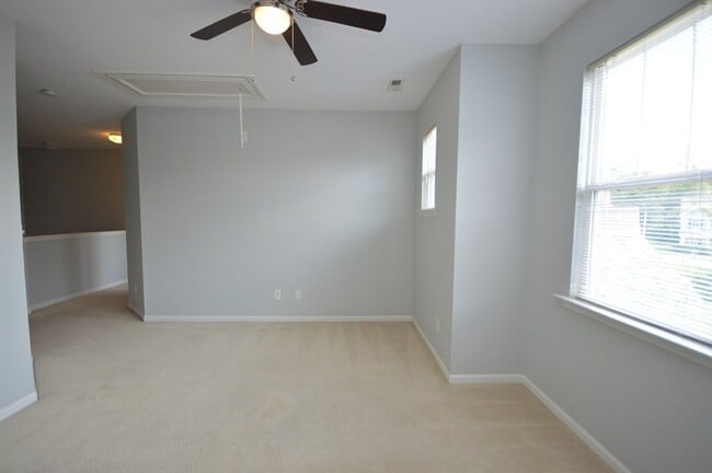 Building Photo - 1507 Hinchliff Ct