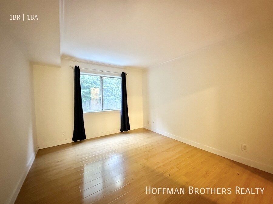Building Photo - 1515 S Beverly Dr