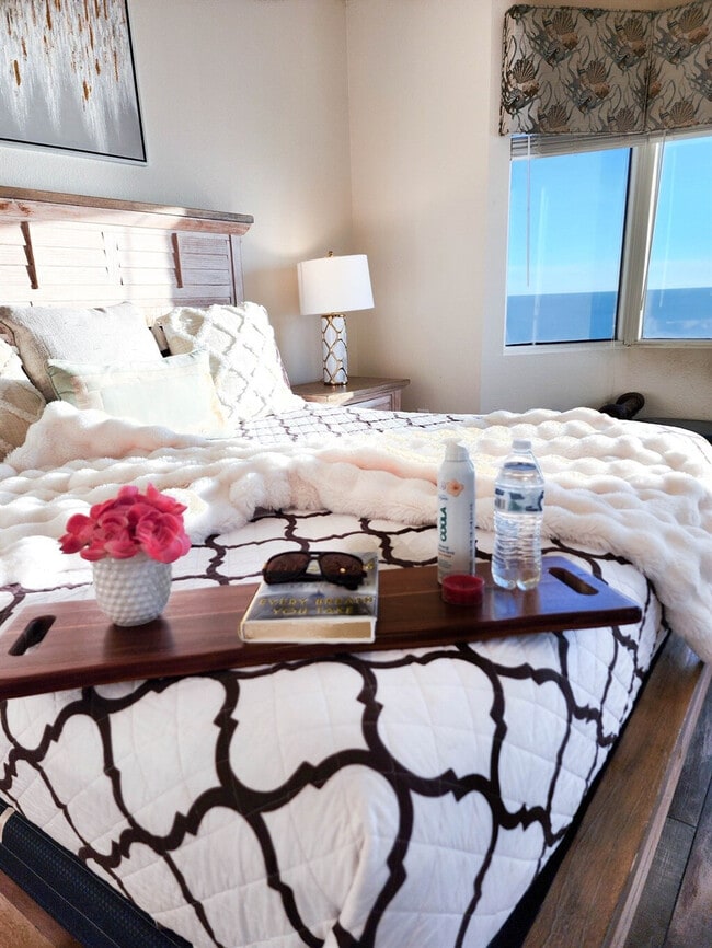 Building Photo - 16819 Front Beach Rd