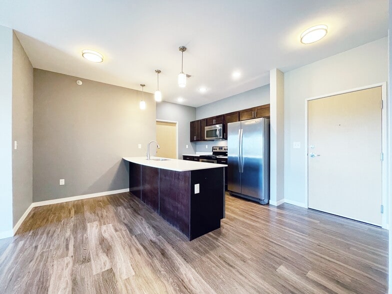 Coulee Ridge Apartments 2 Bedroom Kitchen - Coulee Ridge Apartments and Twin Homes