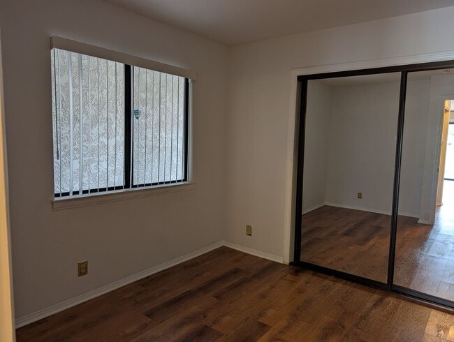 Building Photo - Cute Condo in Silverlakes