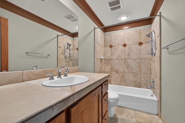 Building Photo - 2105 N 33rd St