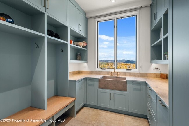 Building Photo - 191 Skimming Ln