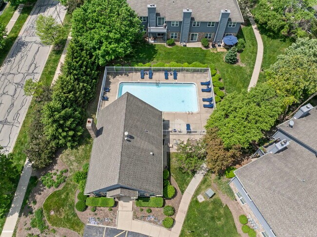 Building Photo - 11 Foxcroft Rd