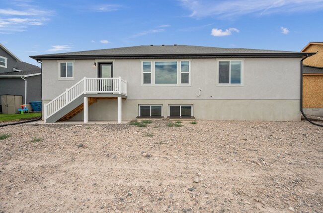 Building Photo - 1062 N Highpass Dr
