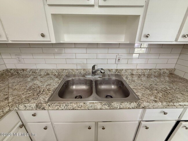 Building Photo - 4623 Suffolk Ave