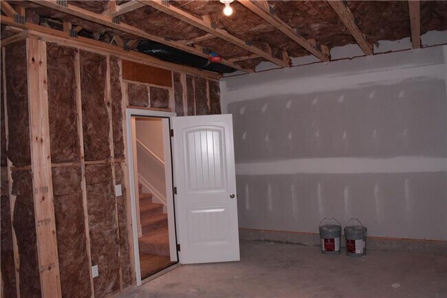 Building Photo - 549 Ruths Dr