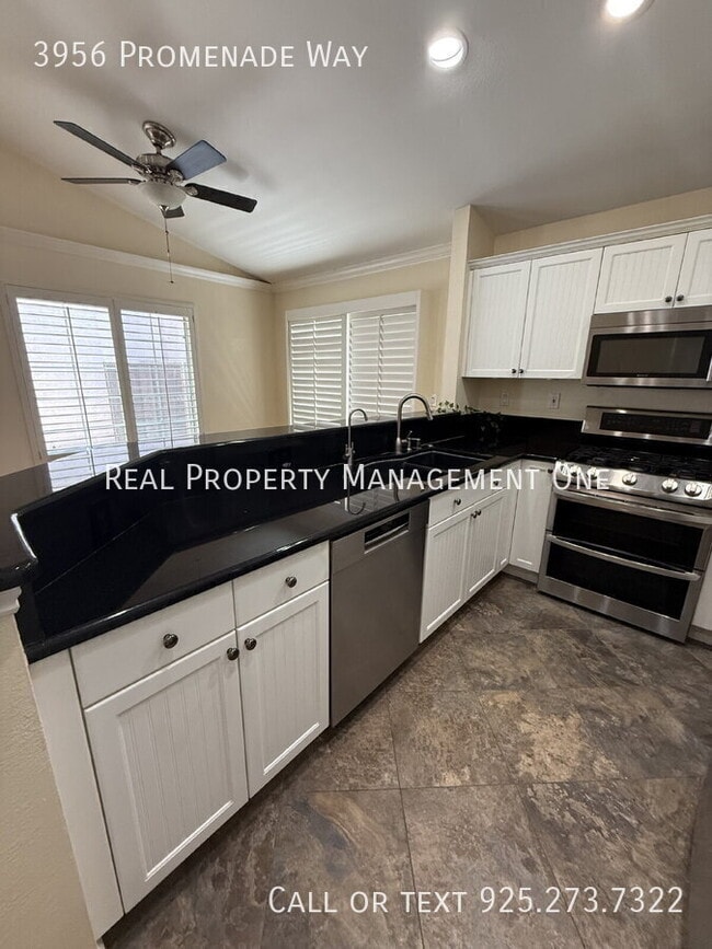 Building Photo - 3956 Promenade Way