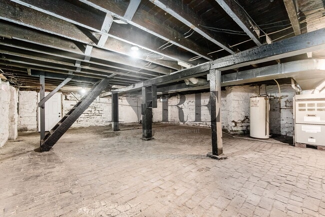Building Photo - 158 Dakota Ave