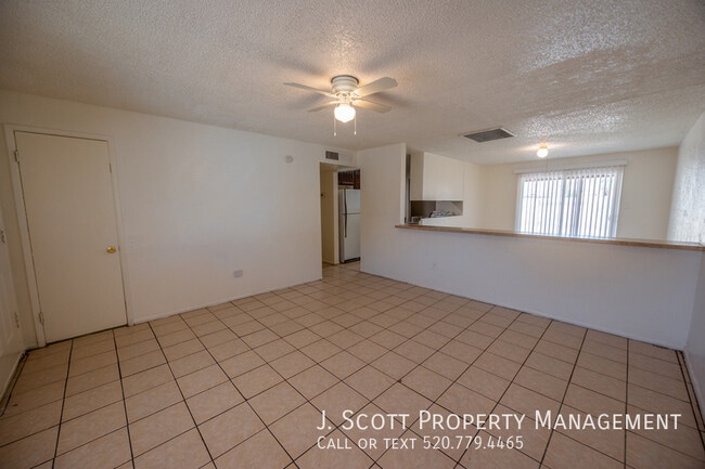Building Photo - 6528 W Windsor Ave