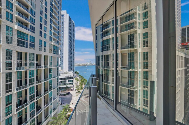 Building Photo - 300 Biscayne Blvd Way