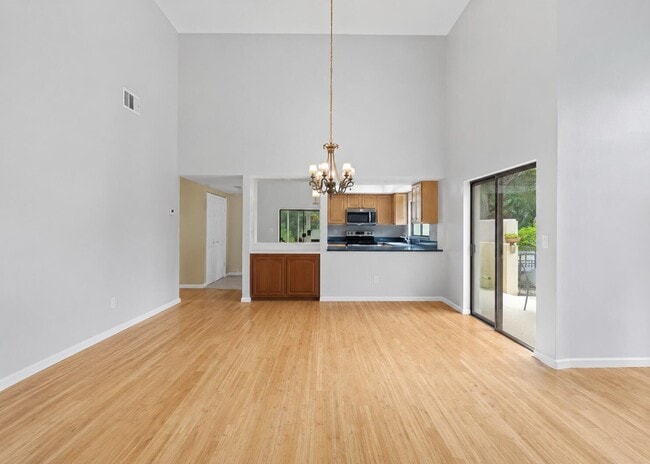 Building Photo - 3130 Kingswood Terrace