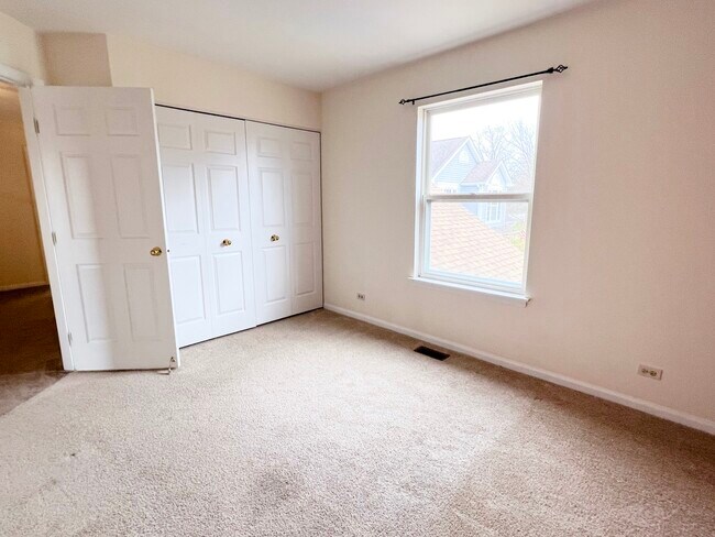 Building Photo - 2006 Aspen Dr