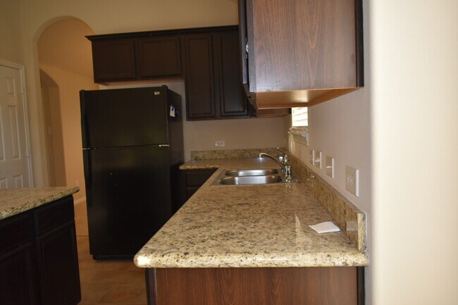 Building Photo - 3526 Lily Ranch Dr