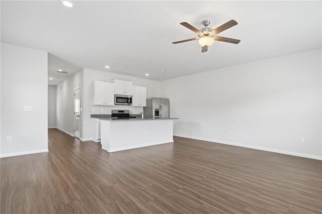 Building Photo - 157 Vlg Grn Dr NW