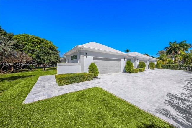 Building Photo - 424 Alamanda Dr