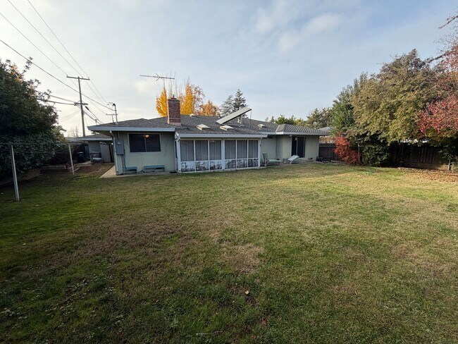 Building Photo - 3 Bedroom | 2 Bathroom | Single-Family Home in Sacramento