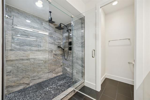 Building Photo - 3002 Zenia Dr